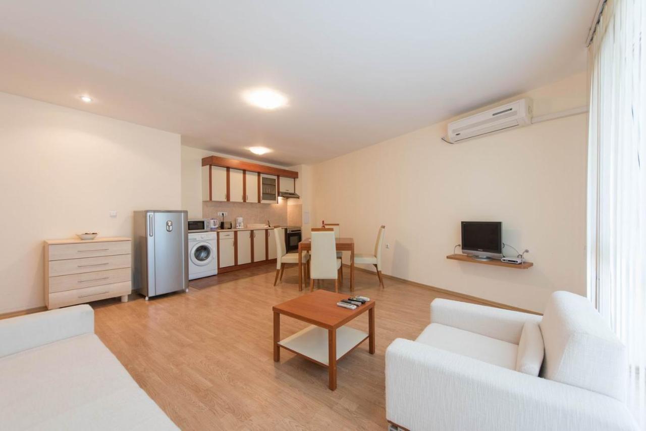 Gt Riviera Fort Beach Apartments Равда Экстерьер фото