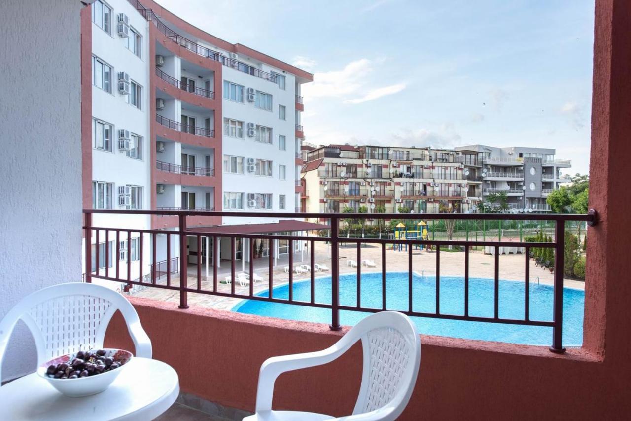 Gt Riviera Fort Beach Apartments Равда Экстерьер фото