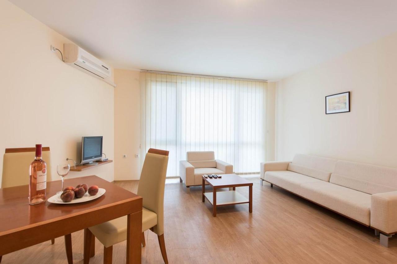 Gt Riviera Fort Beach Apartments Равда Экстерьер фото